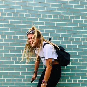 Meet your Posher, Miriam